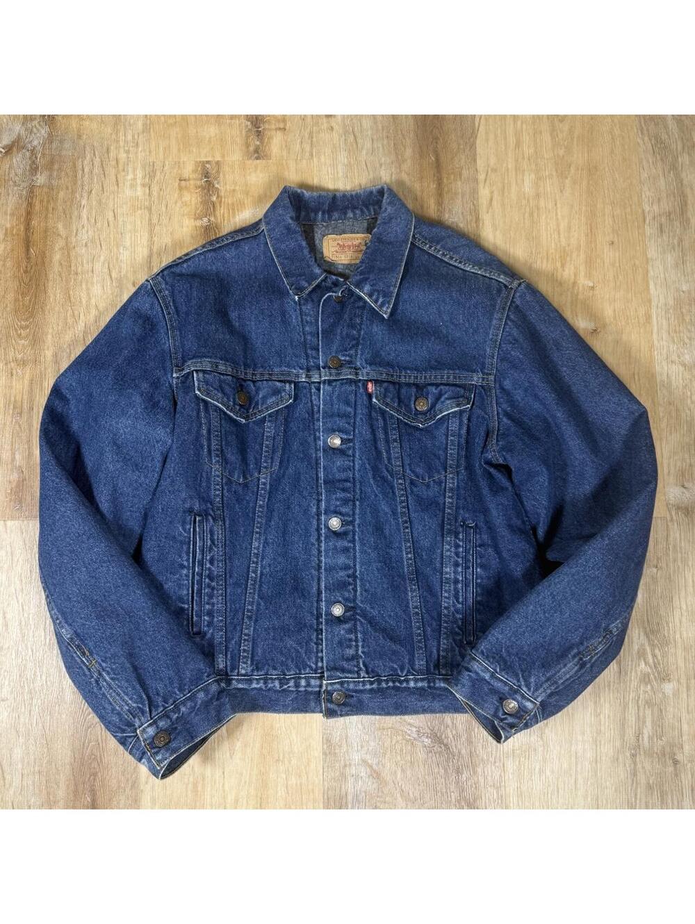 90s Levi’s Blue Denim Jacket – Size L